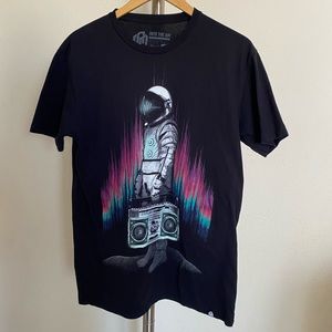 INTO THE AM Black Tee Shirt Size L
